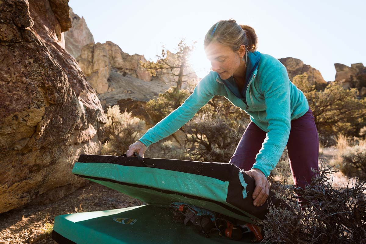 Rock climbing checklist (folding up crash pad)